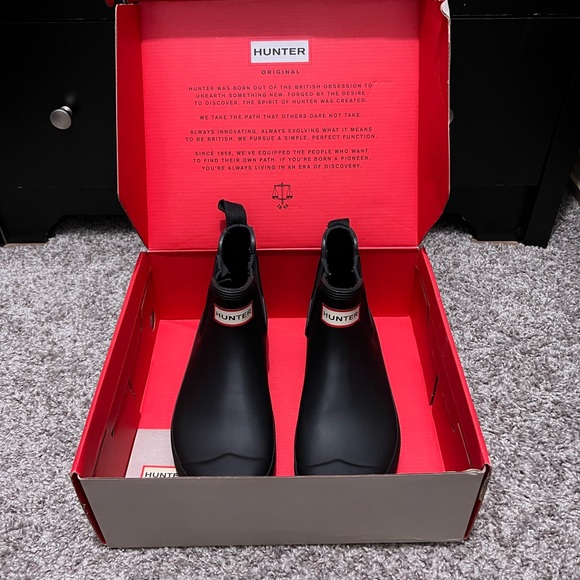 SOLD NWT Hunter Boots Chelsea Short Rain Boots - Picture 5 of 16
